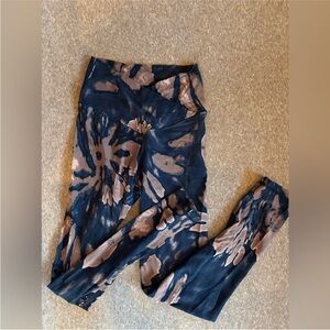 Offline by Aerie Real Me 7/8 Legging Hi Rise Black/Brown Tie Dye